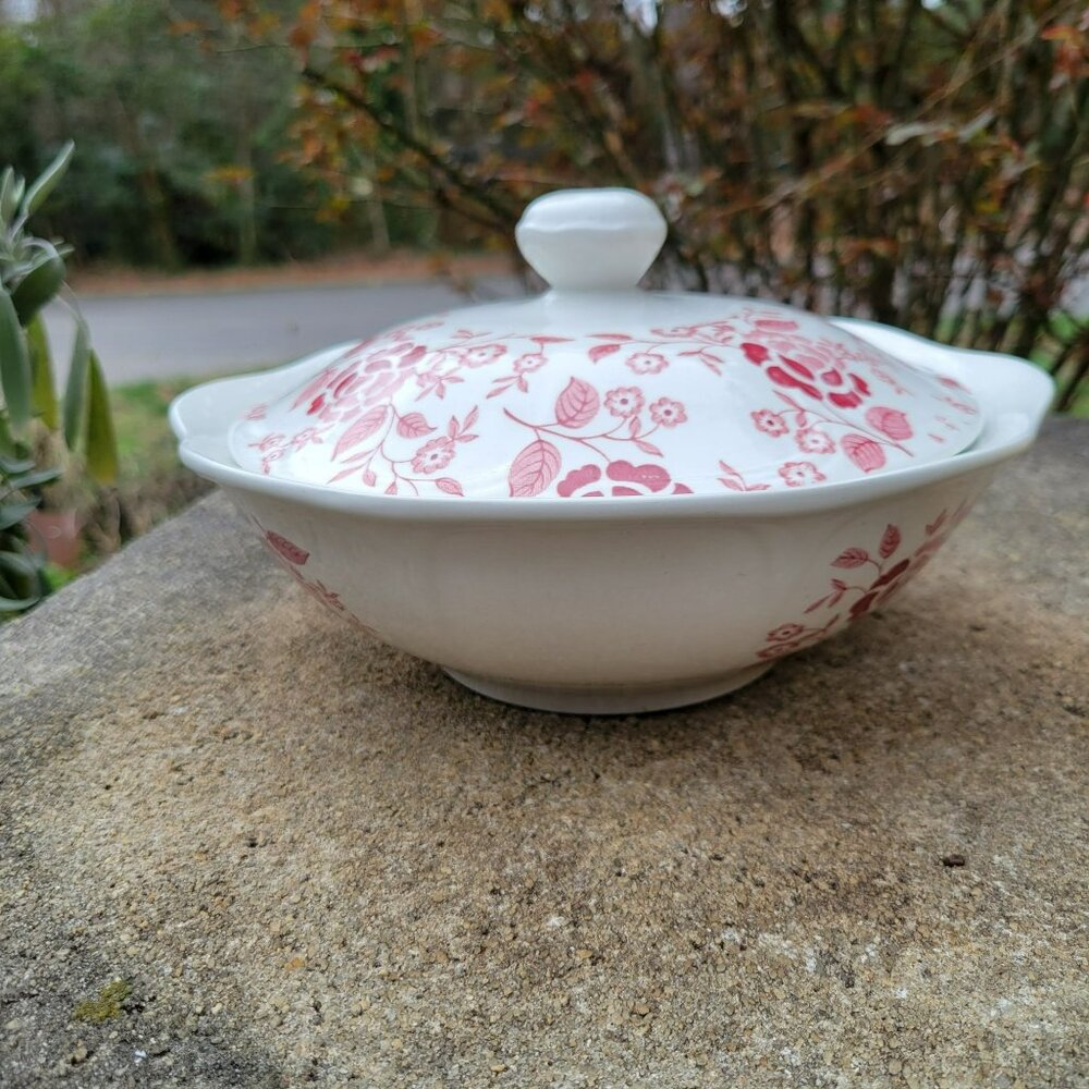 Covered Vegetable Bowl Meakin Victoria Red Transferware Staffordshire